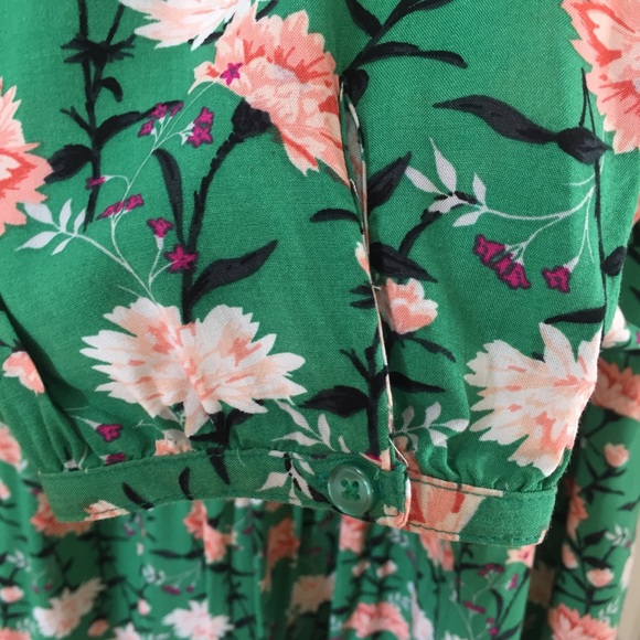 Lovely Green Flower Print Blouse - Picture 6 of 6